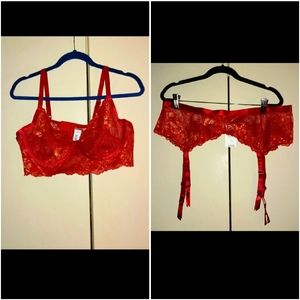 Torrid size 1 red gold bra set NWT